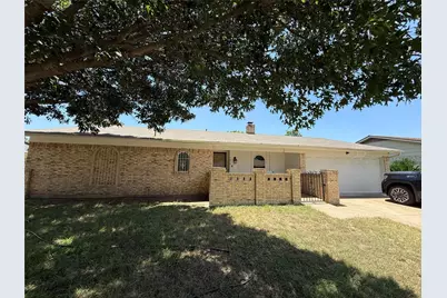 1413 Lamplighter Lane, Edgecliff Village, TX 76134 - Photo 1
