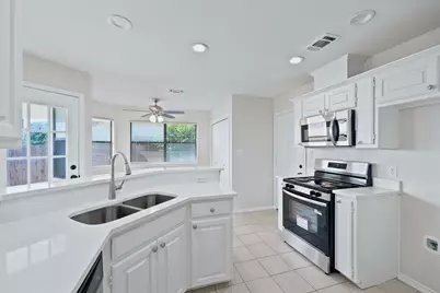 1401 Spanish Oak Drive, Granbury, TX 76048 - Photo 5