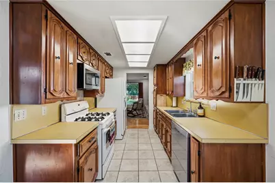 903 Middle Run, Duncanville, TX 75137 - Photo 15