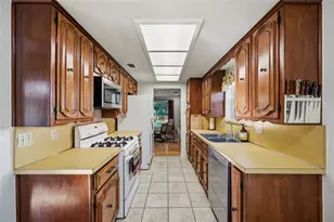 903 Middle Run, Duncanville, TX 75137 - Photo 15
