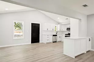 3027 Morgan Dr, Dallas, TX 75241 - Photo 9
