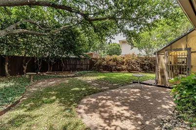2604 Twinpost Court, Irving, TX 75062 - Photo 15