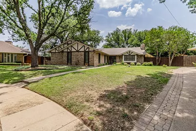 2604 Twinpost Court, Irving, TX 75062 - Photo 3