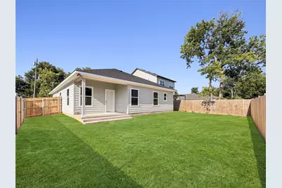 2212 Polk Street, Greenville, TX 75401 - Photo 17