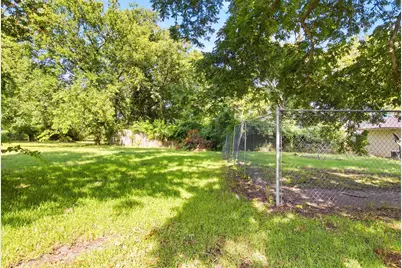 912 Sycamore Street, Commerce, TX 75428 - Photo 27