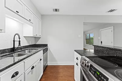1405 Speight Avenue #1, Waco, TX 76706 - Photo 11