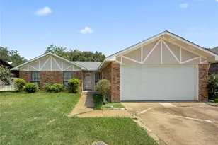 7717 Acapulco Rd, Fort Worth, TX 76112 - Photo 1