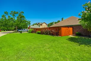 1221 Eagle Lake Dr, Azle, TX 76020 - Photo 33