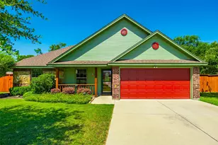 1221 Eagle Lake Dr, Azle, TX 76020 - Photo 1