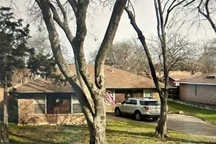 315 Dow Ross Blvd, Duncanville, TX 75116 - Photo 1