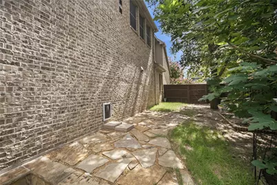 13611 Cobblestone Drive, Farmers Branch, TX 75244 - Photo 35
