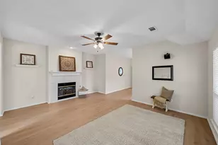 1108 Creekstone Dr, Carrollton, TX 75010 - Photo 3