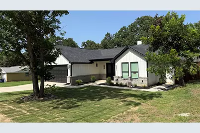 825 Vickie Drive, Azle, TX 76020 - Photo 5
