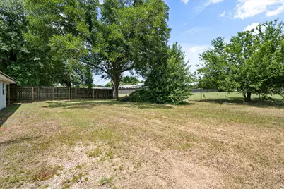 1016 E Commerce Street, Fairfield, TX 75840 - Photo 33