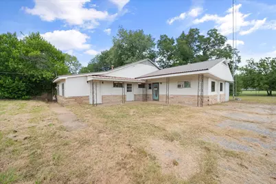 1016 E Commerce Street, Fairfield, TX 75840 - Photo 1