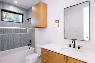 10142 Coppedge Ln, Dallas, TX 75229 - Photo 33