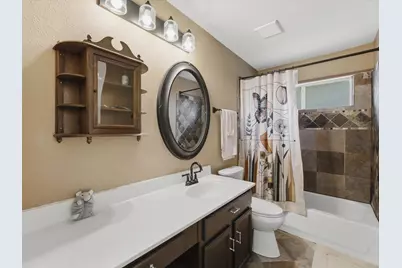 4008 Falcon Ridge Drive, Haltom City, TX 76137 - Photo 27