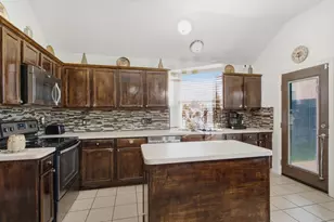 305 Ravenna Rd, Lake Dallas, TX 75065 - Photo 13