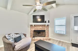429 Travis Dr, McGregor, TX 76657 - Photo 5