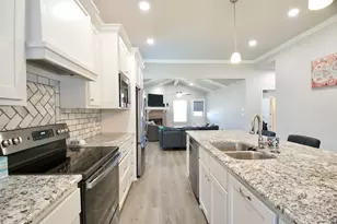 429 Travis Dr, McGregor, TX 76657 - Photo 13