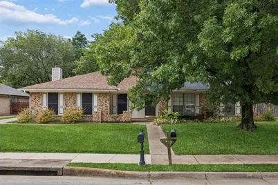 118 E Denton Drive, Euless, TX 76039 - Photo 1