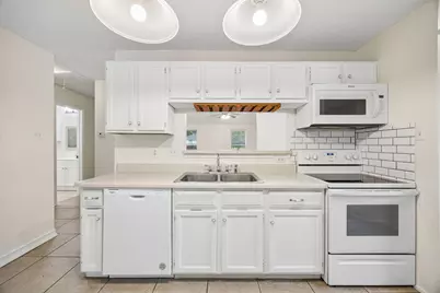 118 E Denton Drive, Euless, TX 76039 - Photo 13