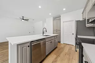 1903 S 11th St, Waco, TX 76706 - Photo 7