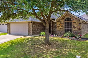 4416 Logan Cir, Granbury, TX 76049 - Photo 3