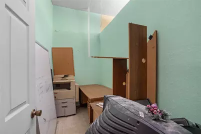 2526 Hullette Avenue, Lancaster, TX 75134 - Photo 33