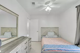 1832 Steinburg Ln, Fort Worth, TX 76134 - Photo 9