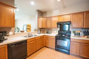 2210 Glacier Park Ln, Grand Prairie, TX 75050 - Photo 5