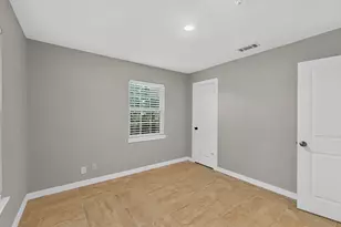 709 SE 2nd St, Grand Prairie, TX 75051 - Photo 23