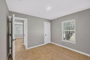 709 SE 2nd St, Grand Prairie, TX 75051 - Photo 19