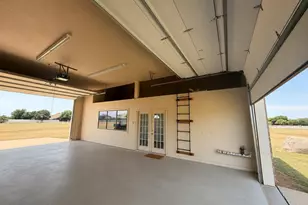 1009 Summerlin Dr, Granbury, TX 76048 - Photo 33
