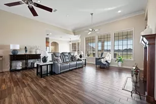 1009 Summerlin Dr, Granbury, TX 76048 - Photo 5