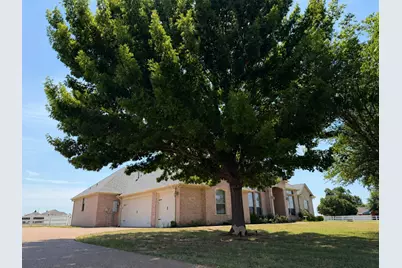 1009 Summerlin Drive, Granbury, TX 76048 - Photo 3