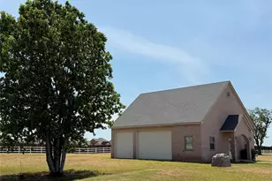 1009 Summerlin Dr, Granbury, TX 76048 - Photo 29
