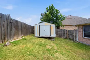 301 Lottie Ln, Saginaw, TX 76179 - Photo 31