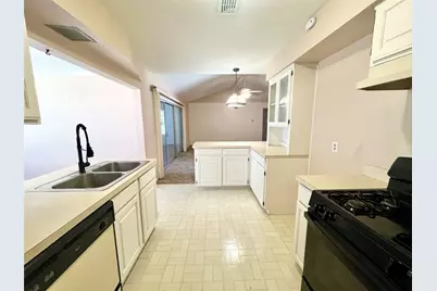 1811 Redwood Street, Arlington, TX 76014 - Photo 7