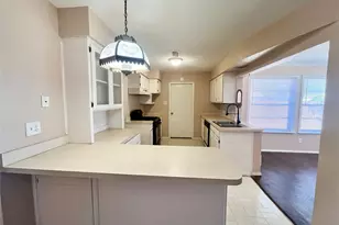 1811 Redwood St, Arlington, TX 76014 - Photo 3