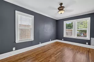 613 E Worth St, Grapevine, TX 76051 - Photo 17