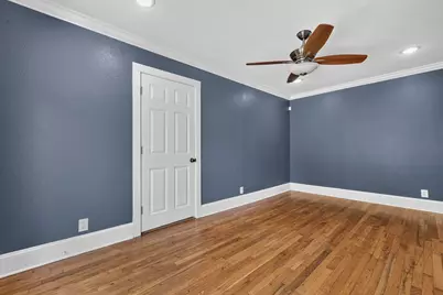 613 E Worth Street, Grapevine, TX 76051 - Photo 21