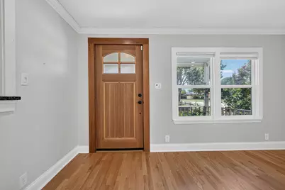 613 E Worth Street, Grapevine, TX 76051 - Photo 5