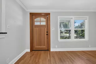 613 E Worth St, Grapevine, TX 76051 - Photo 5