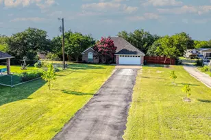808 W Couts St, Weatherford, TX 76086 - Photo 5