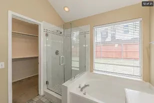 210 Madisson Dr, Euless, TX 76039 - Photo 11