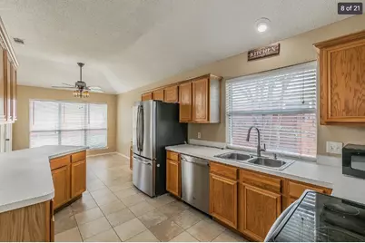 210 Madisson Drive, Euless, TX 76039 - Photo 3