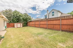 210 Madisson Dr, Euless, TX 76039 - Photo 19