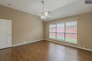 210 Madisson Dr, Euless, TX 76039 - Photo 11
