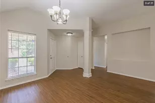 210 Madisson Dr, Euless, TX 76039 - Photo 5